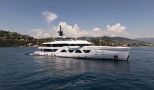 Charter Motor Yacht 