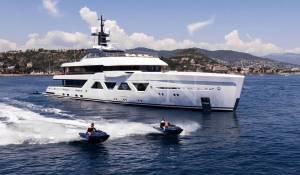 Charter Motor Yacht 