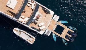Charter Motor Yacht 