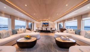 Charter Motor Yacht 