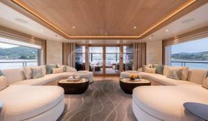 Charter Motor Yacht 