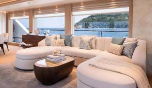Charter Motor Yacht 