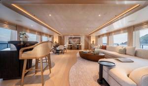 Charter Motor Yacht 