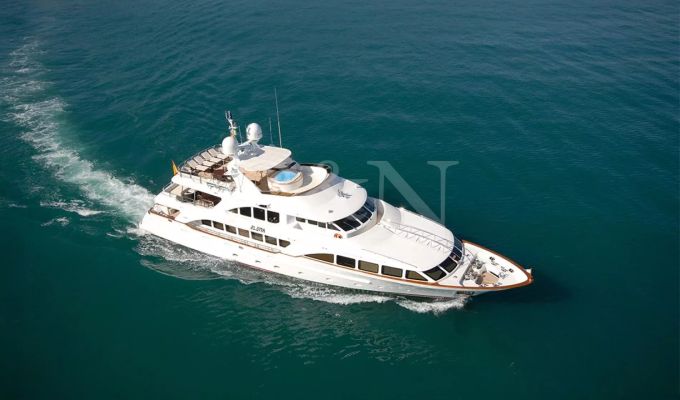 Charter Motor Yacht 