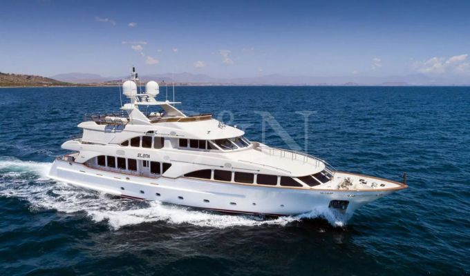 Charter Motor Yacht 