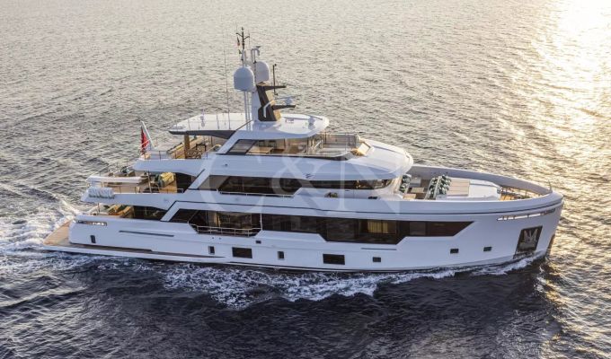 Charter Motor Yacht 