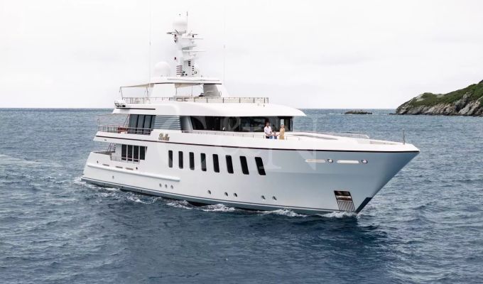 Charter Motor Yacht 