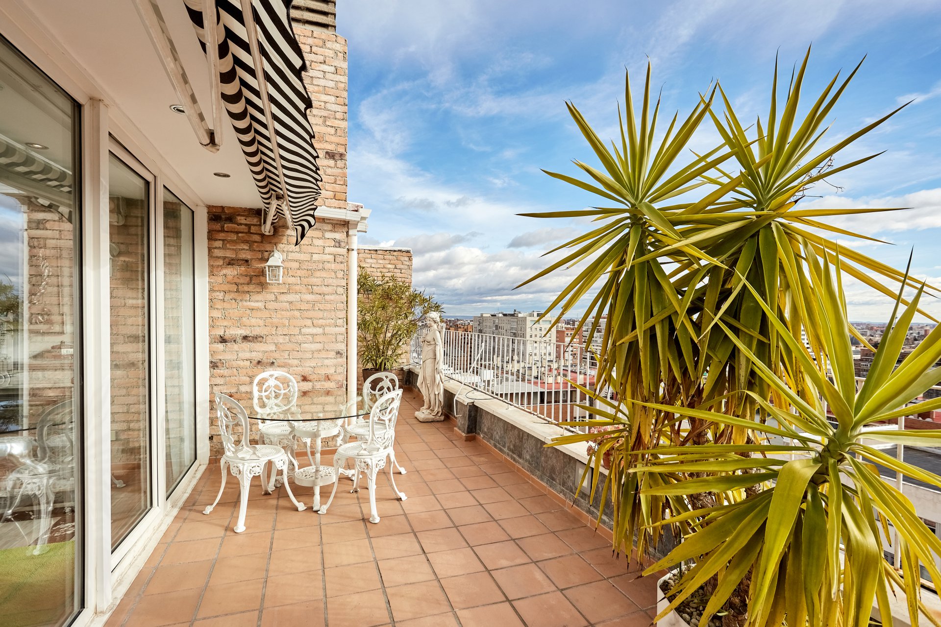 Ad Rental Penthouse Madrid Nueva España (28046) refL0185MAC