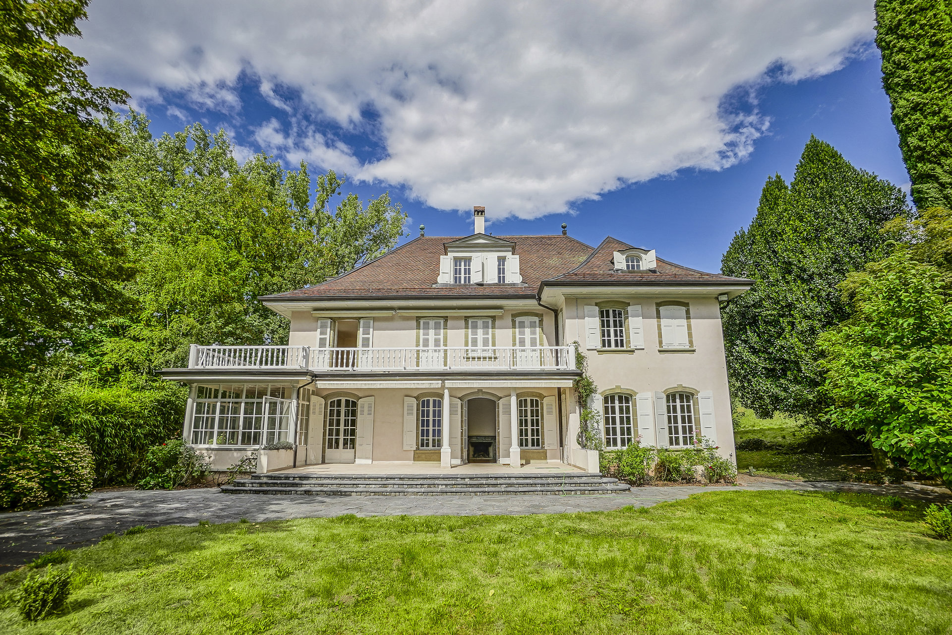 Ad Rental Property Montreux (1820), 12 Rooms refV0187MX