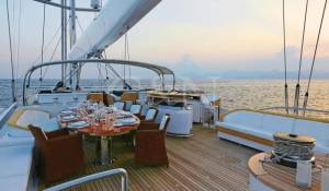 Charter Sailing Yacht 