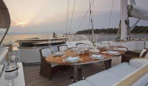 Charter Sailing Yacht 