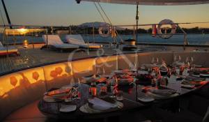 Charter Sailing Yacht 