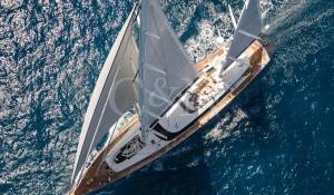 Charter Sailing Yacht 