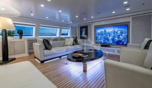 Charter Sailing Yacht 