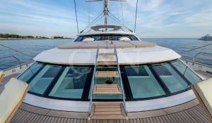 Charter Sailing Yacht 