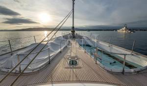 Charter Sailing Yacht 