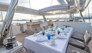 Charter Sailing Yacht 