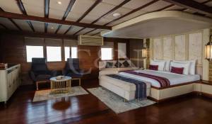 Charter Sailing Yacht 