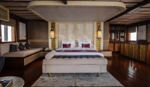 Charter Sailing Yacht 