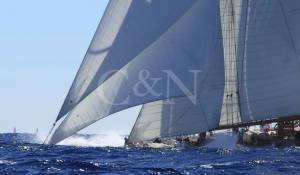 Charter Sailing Yacht 