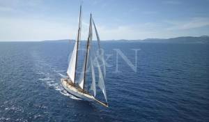 Charter Sailing Yacht 