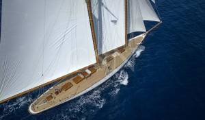 Charter Sailing Yacht 