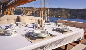 Charter Sailing Yacht 