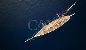 Charter Sailing Yacht 