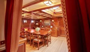 Charter Sailing Yacht 