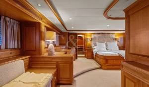 Charter Sailing Yacht 