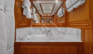 Charter Sailing Yacht 