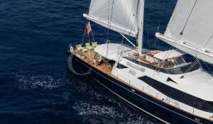 Charter Sailing Yacht 