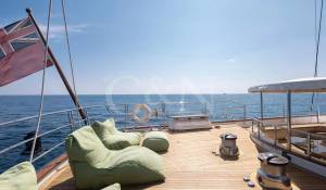 Charter Sailing Yacht 