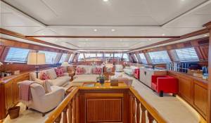 Charter Sailing Yacht 