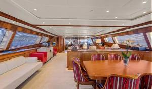 Charter Sailing Yacht 