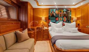 Charter Sailing Yacht 