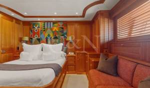 Charter Sailing Yacht 