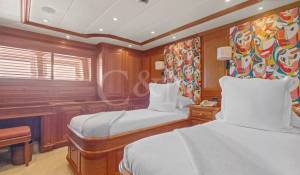 Charter Sailing Yacht 