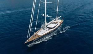 Charter Sailing Yacht 
