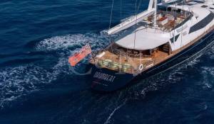 Charter Sailing Yacht 