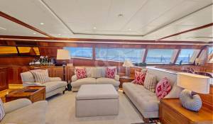 Charter Sailing Yacht 