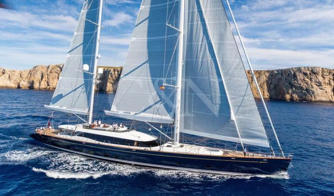Charter Sailing Yacht 