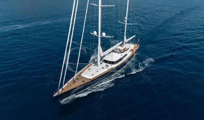 Charter Sailing Yacht 