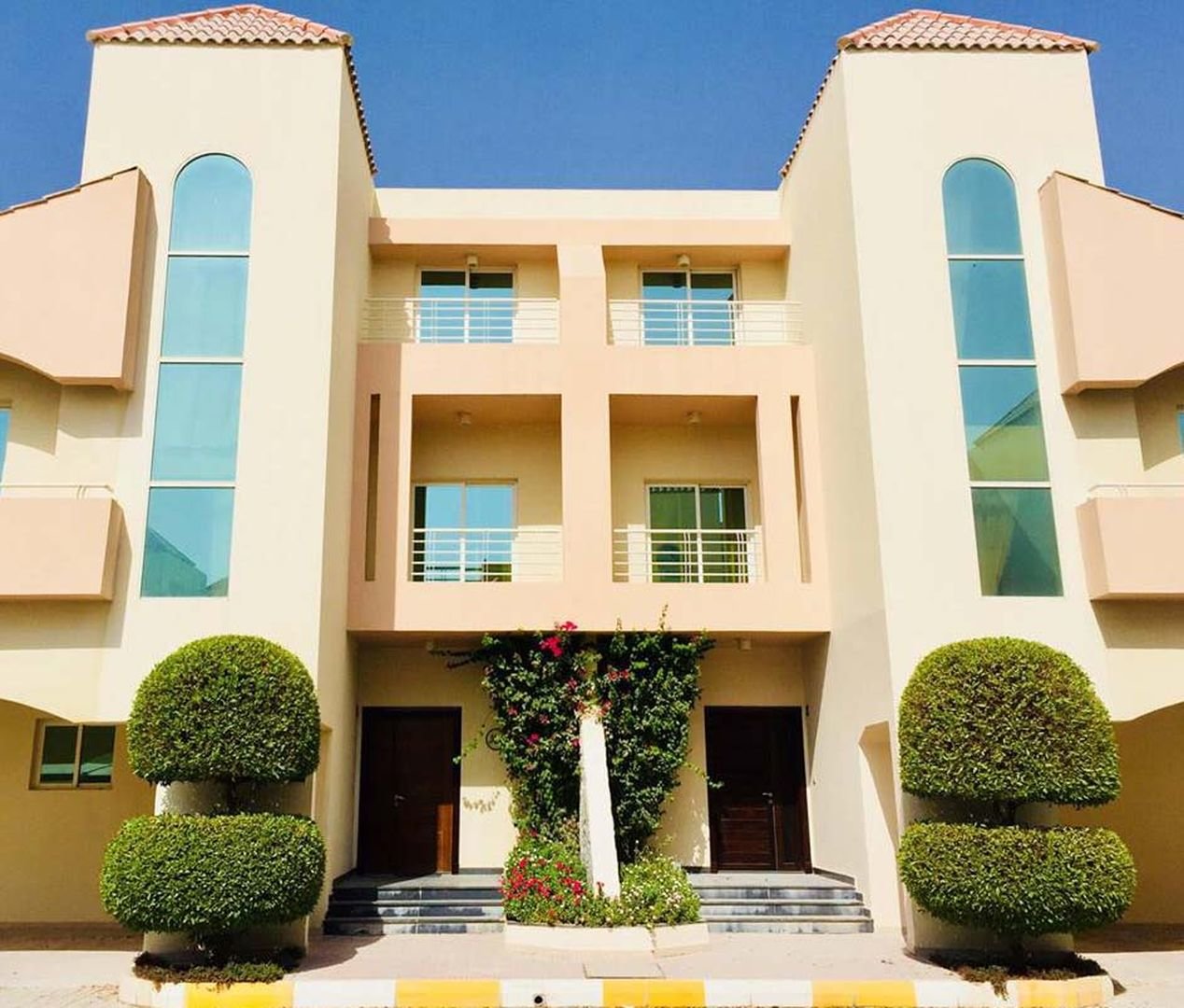 Ad Rental Villa Doha, 4 Rooms refL1764DA