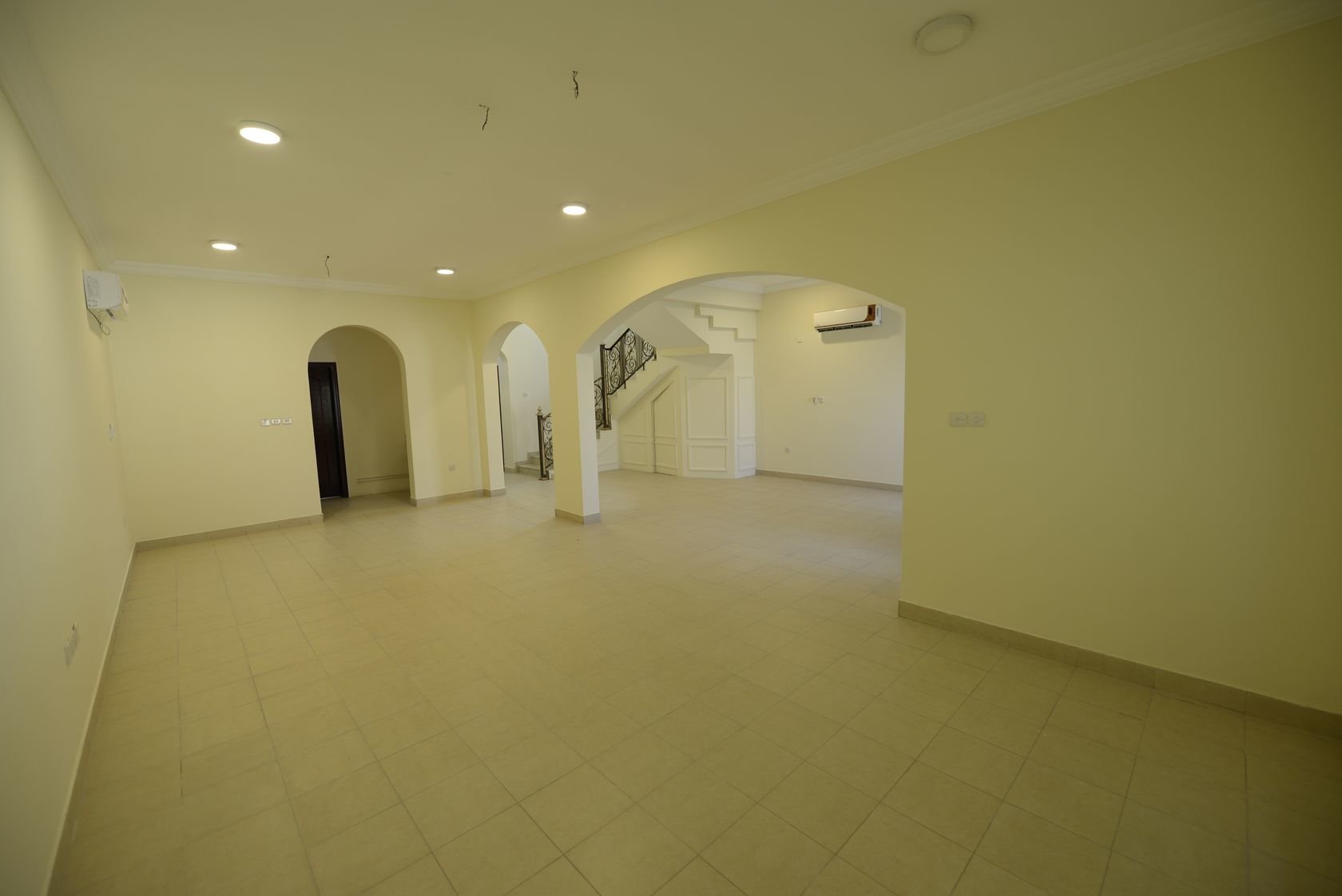 Ad Rental Villa Doha Muaither Area, 5 Rooms refL1953DA