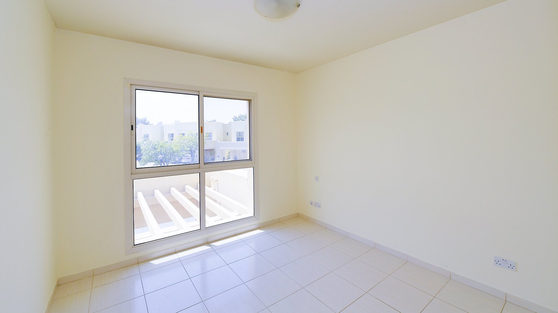 Ad Rental Villa The Lakes Forat refL0053DU