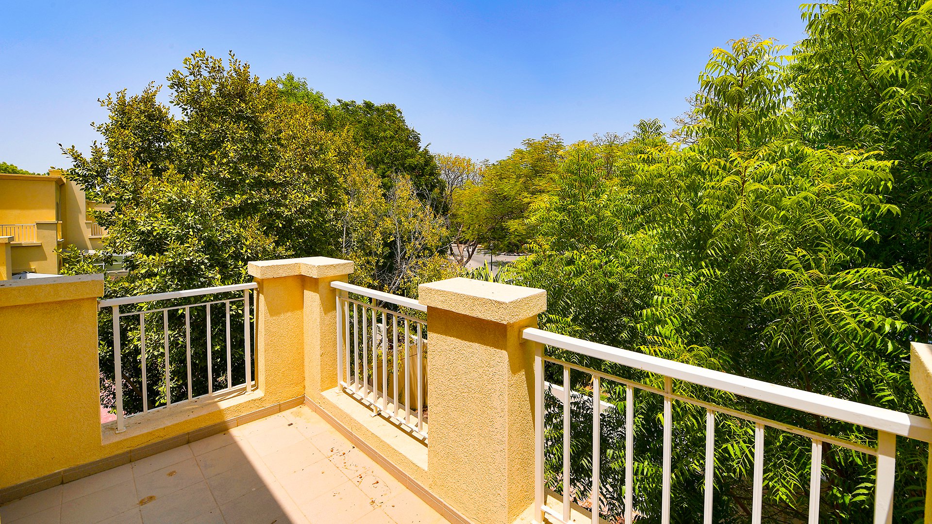 Ad Rental Villa The Lakes Forat refL0053DU