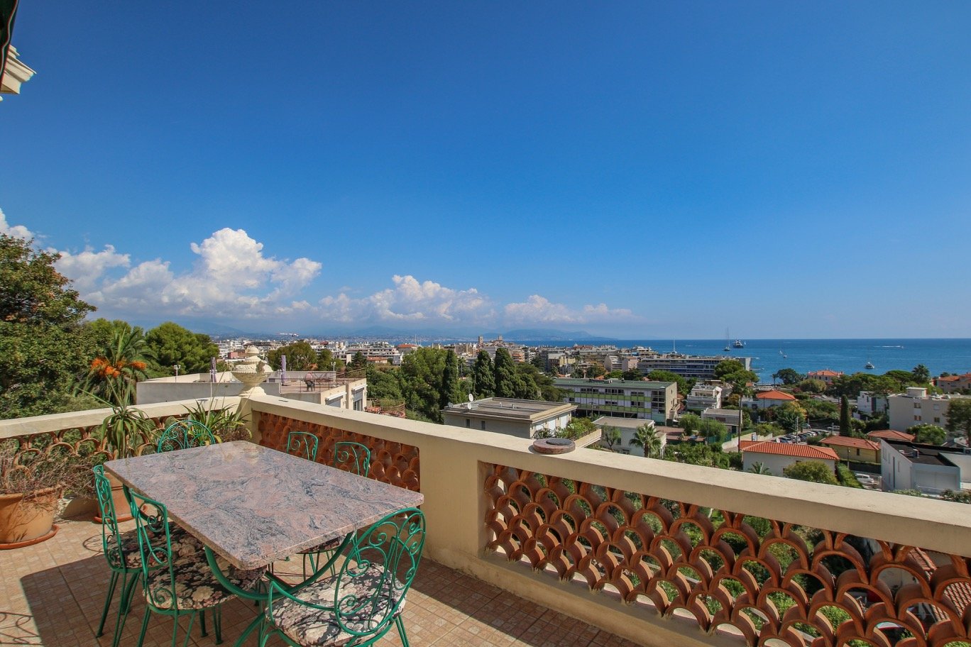 Ad Sale Apartment Antibes Rostagne (06600), 4 Rooms refV0204AN