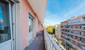 Sale Apartment Areeiro