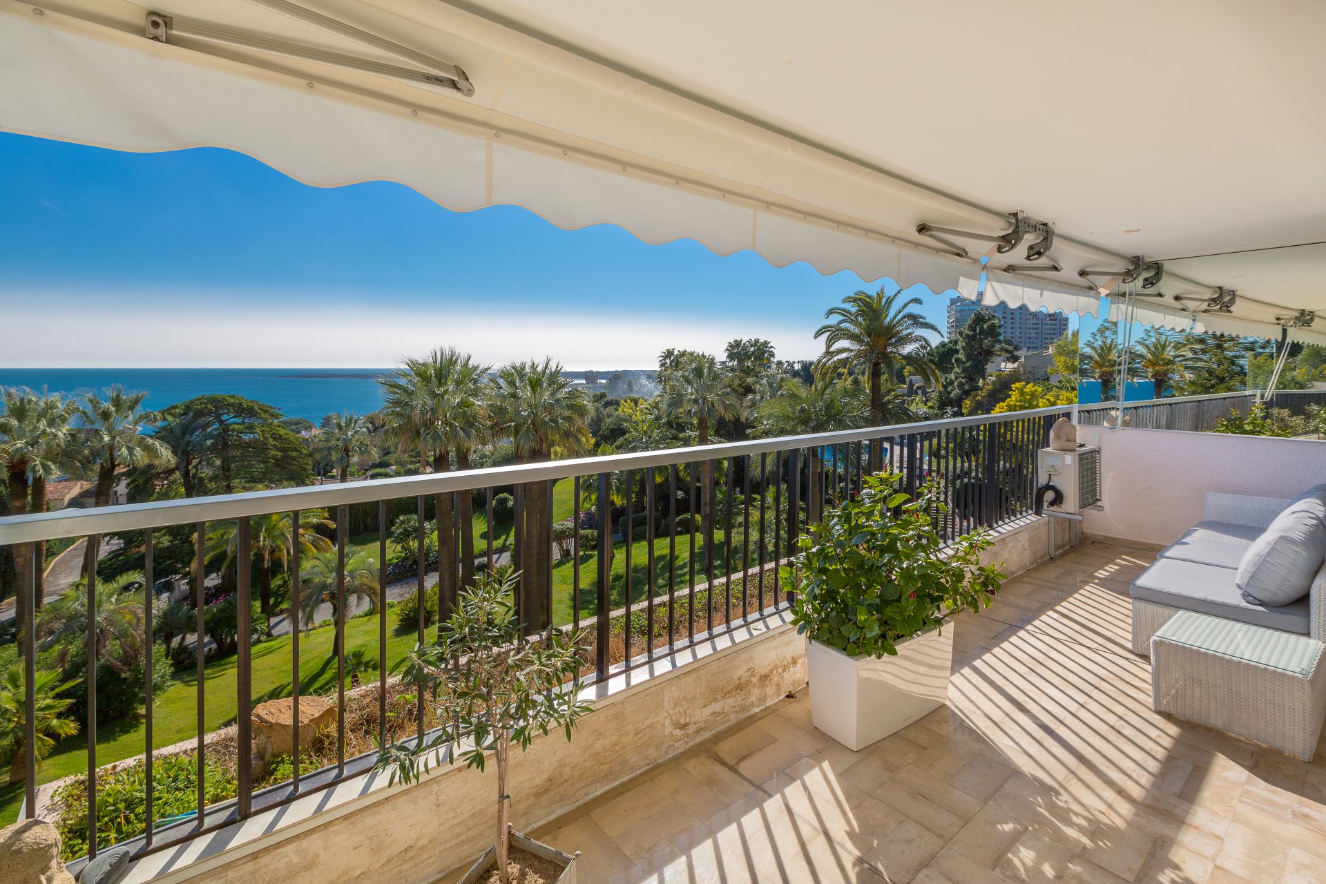 Ad Sale Apartment Cannes Super Cannes (06400), 4 Rooms refV4123CA
